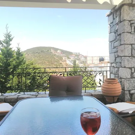 Malvazios Azure Sea Гитион