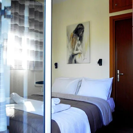 Malvazios Azure Sea Гитион
